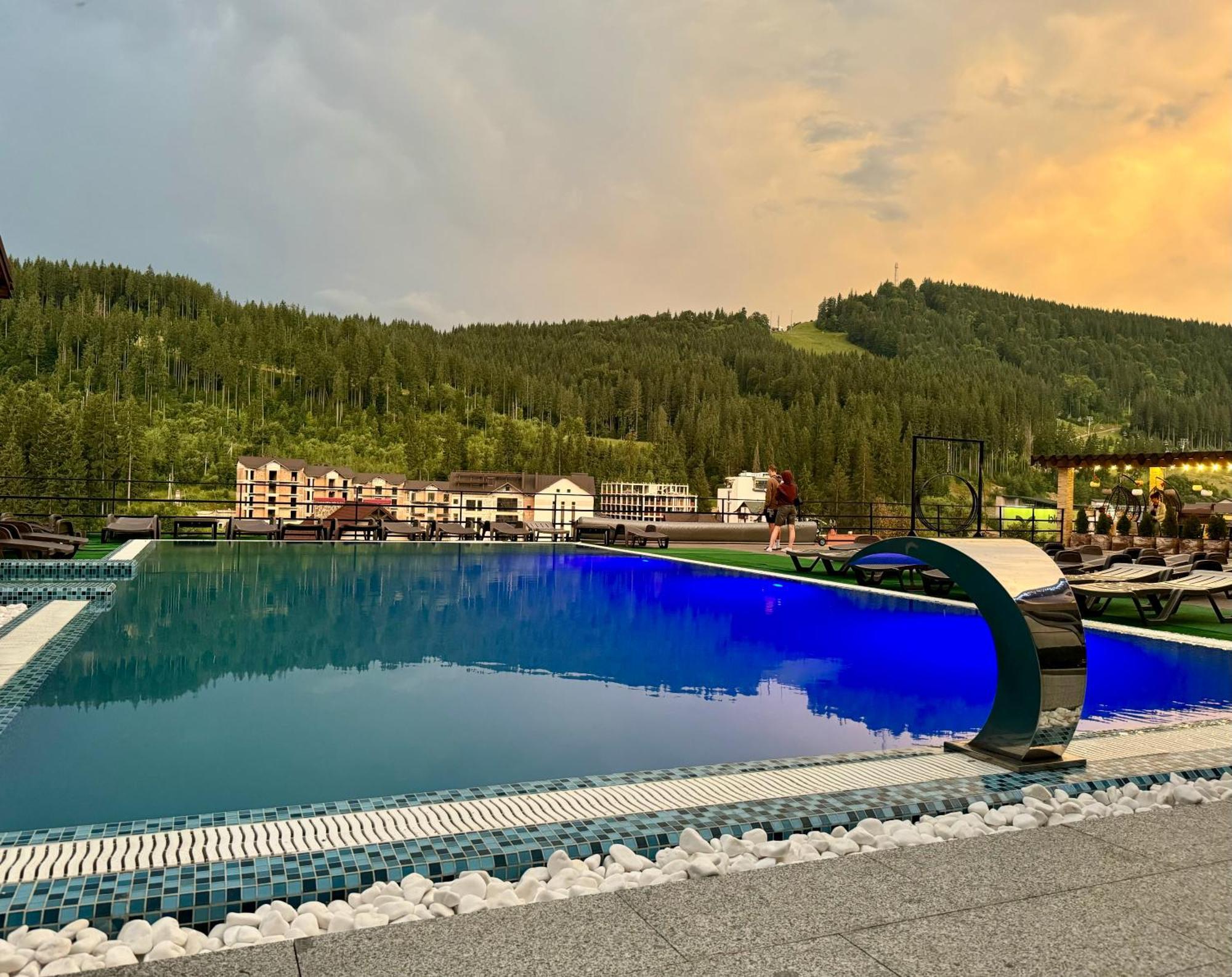 Gold Palace Wellness & Spa Bukovel Exterior photo