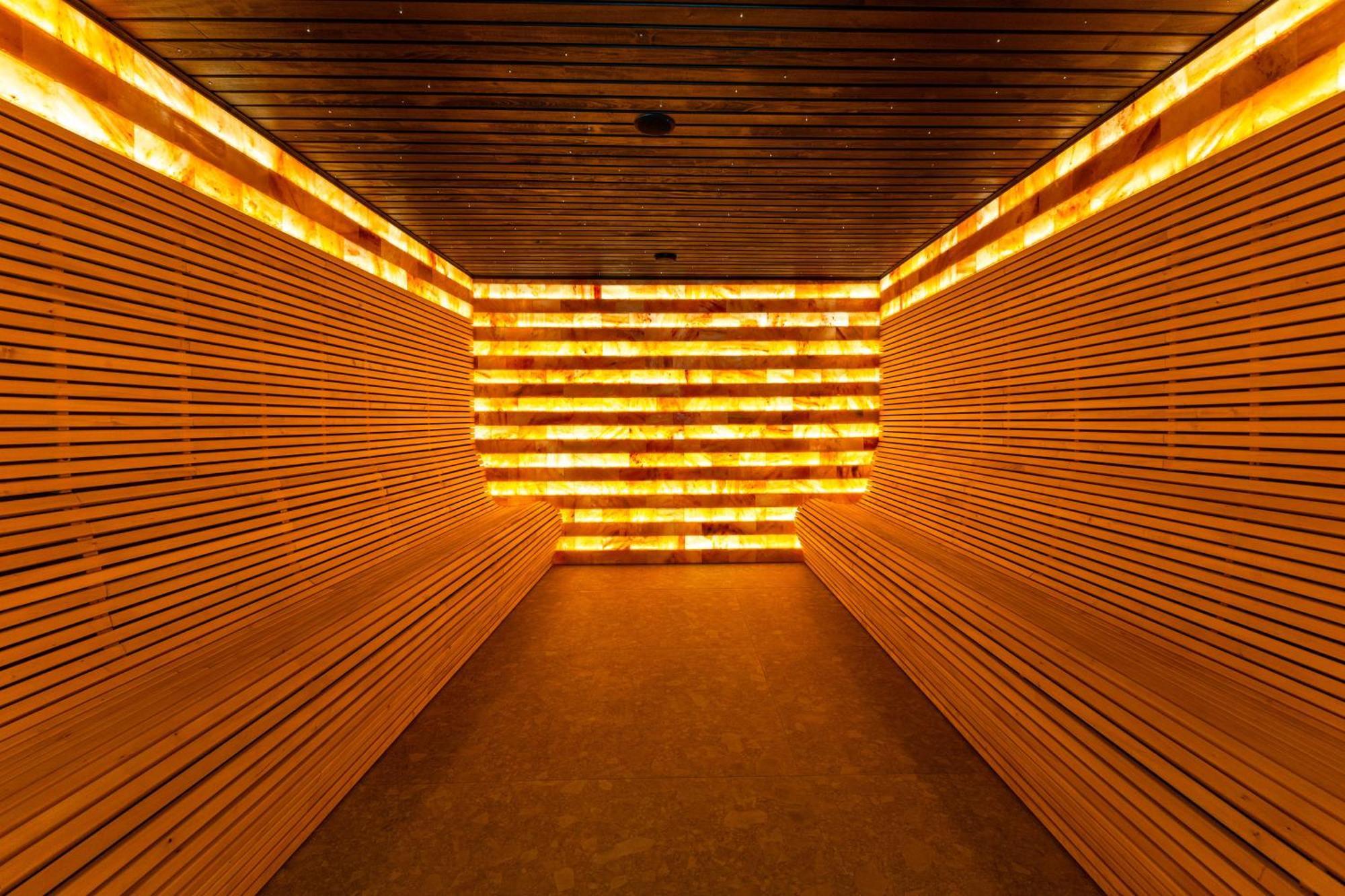 Gold Palace Wellness & Spa Bukovel Exterior photo