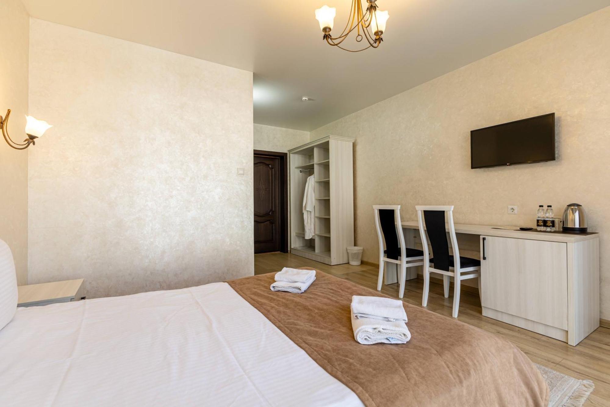 Gold Palace Wellness & Spa Bukovel Exterior photo